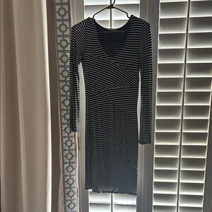 Market & Spruce Black and White V-Neck Bodycon Dress